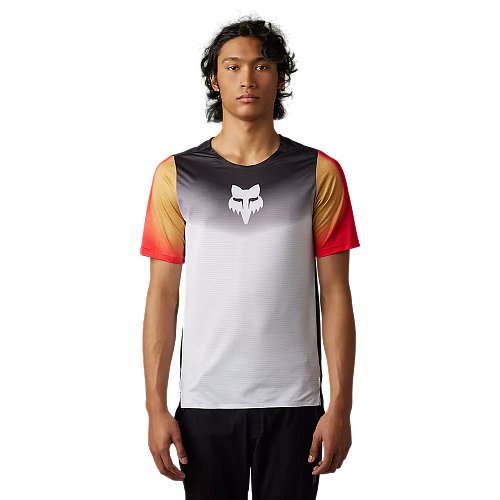 Dres Fox Flexair Novah black/white extremsport.cz